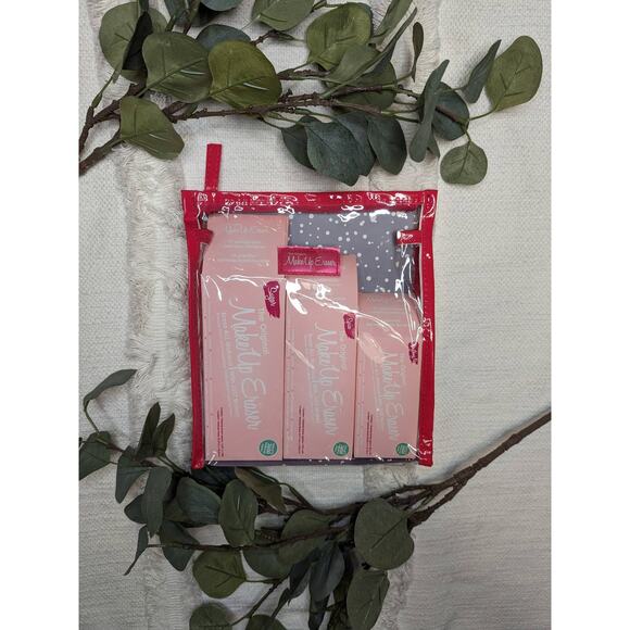 Makeup Eraser Holiday Bundle - Picture 2 of 3